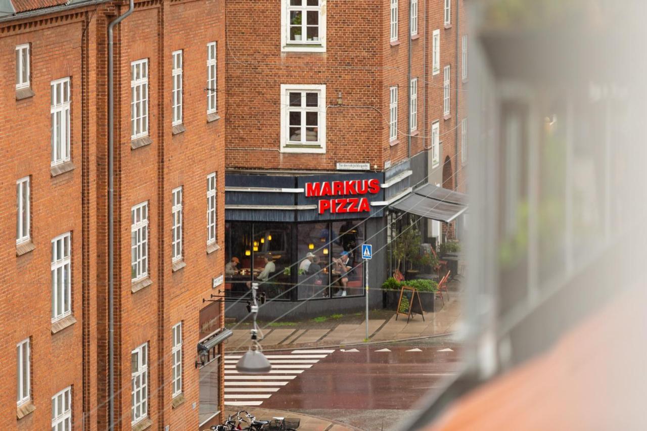 Come Stay In Penthouse With Room For 2-People Århus Eksteriør bilde