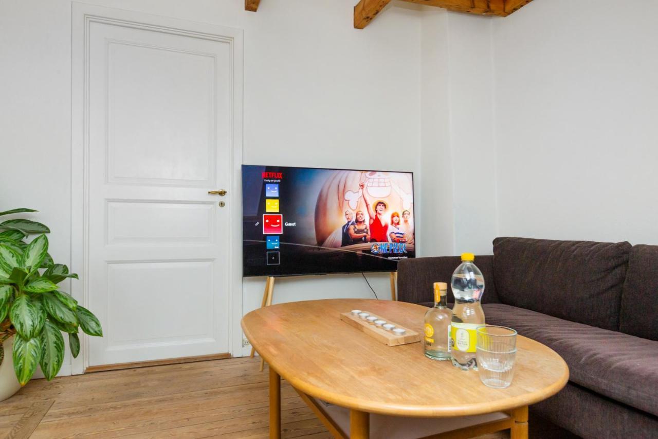 Come Stay In Penthouse With Room For 2-People Århus Eksteriør bilde